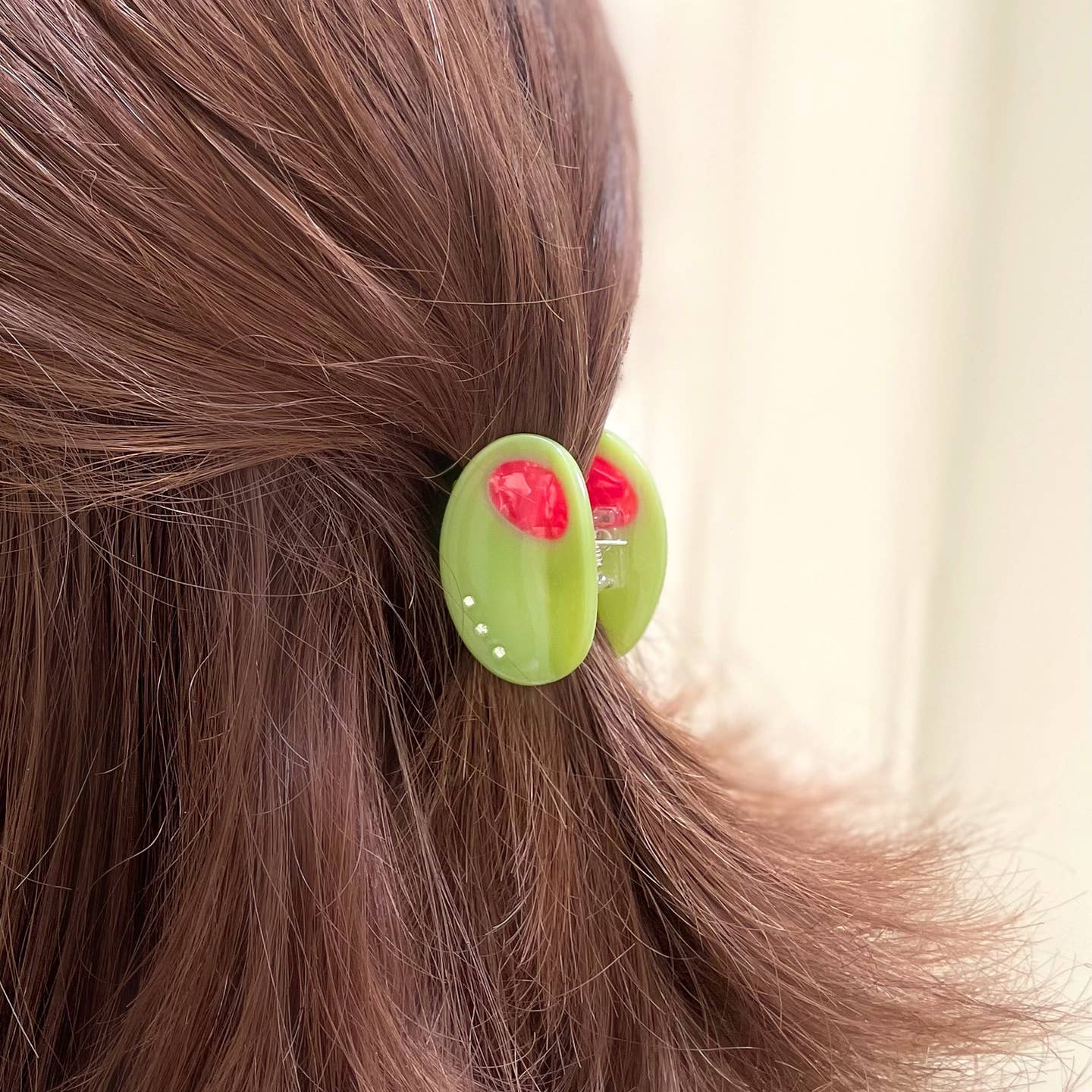 Small Olive Claw Clip