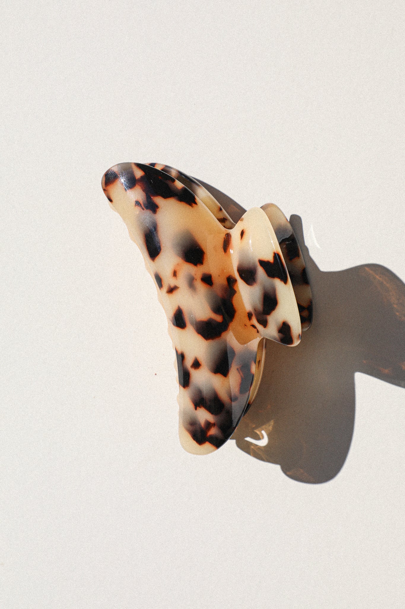 Blonde Tortoise Hair Clip