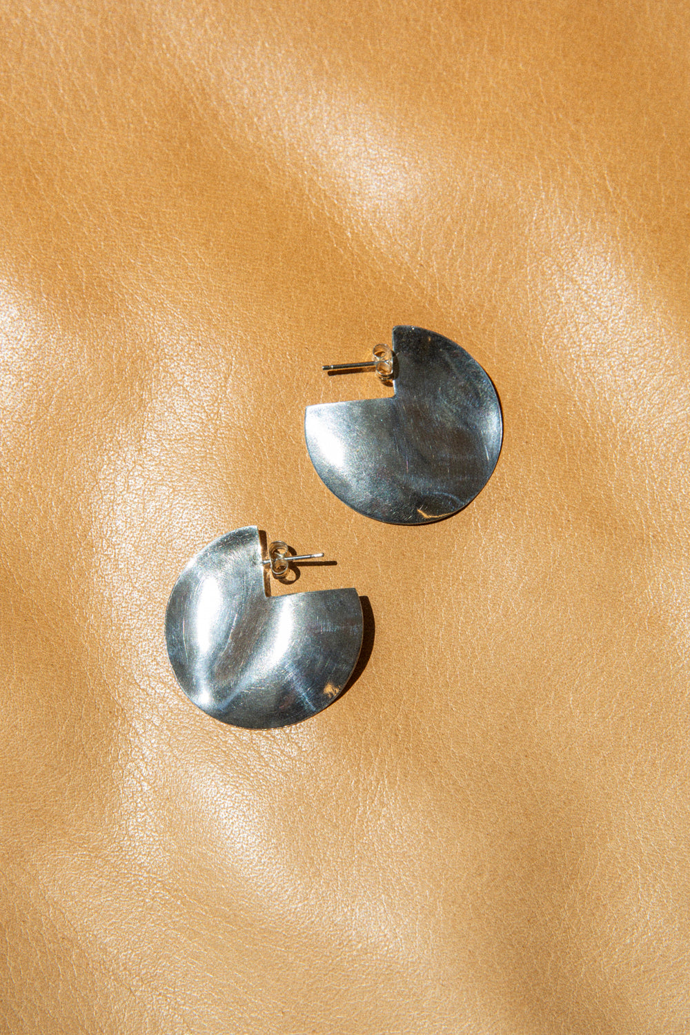 Isamu Disk Earrings - Silver