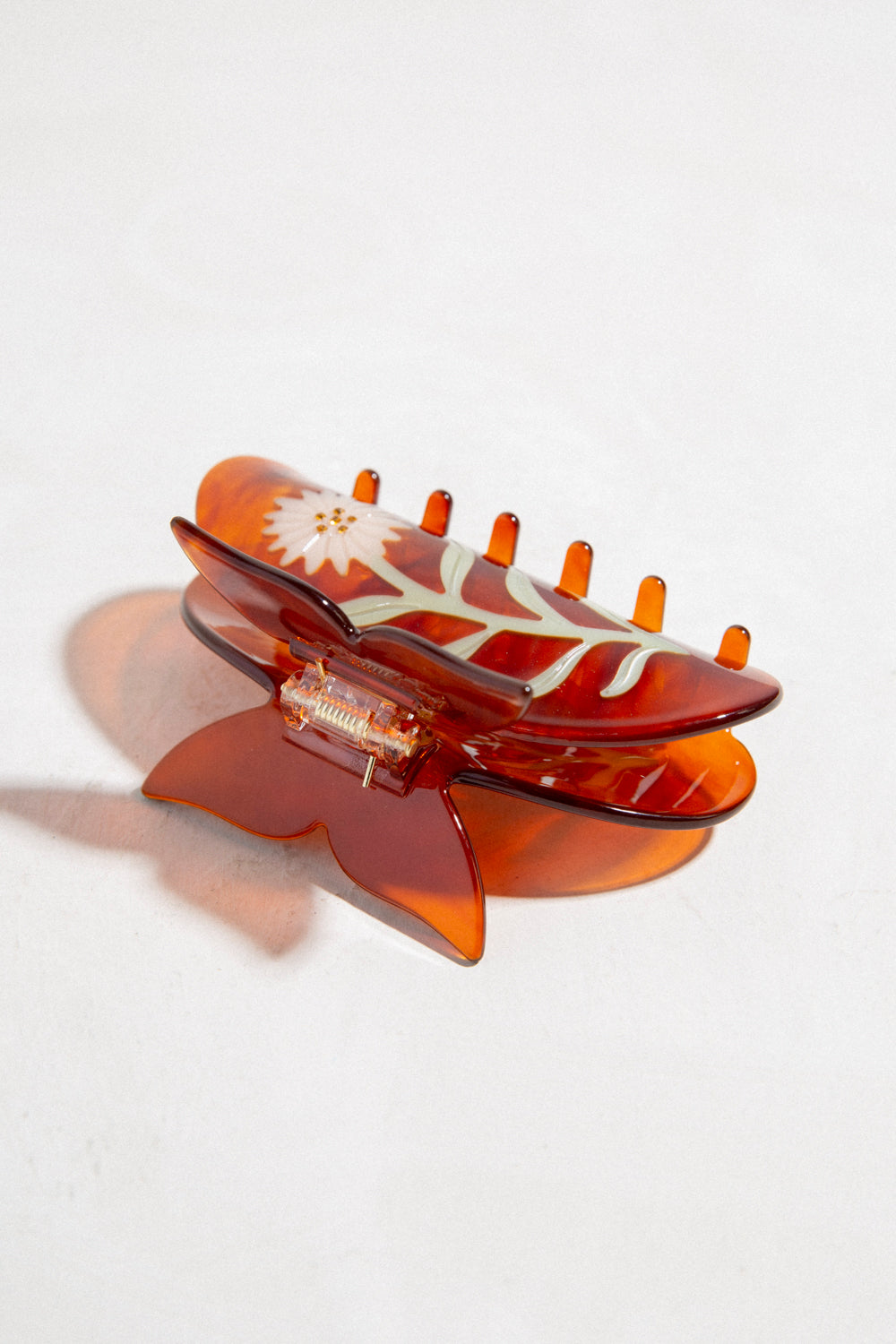 Chamomile Butterfly Claw