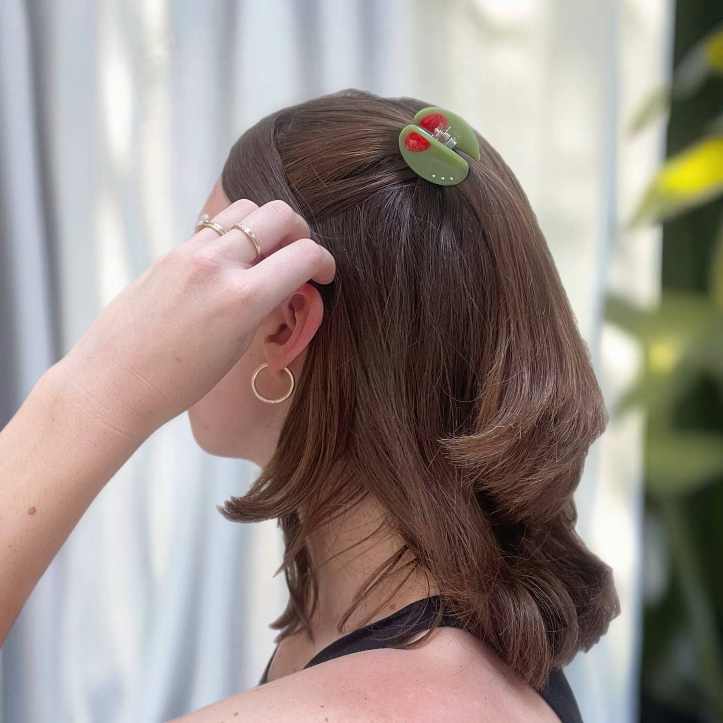 Small Olive Claw Clip
