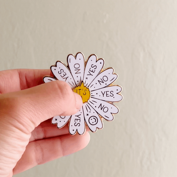 Spinning Daisy Pin