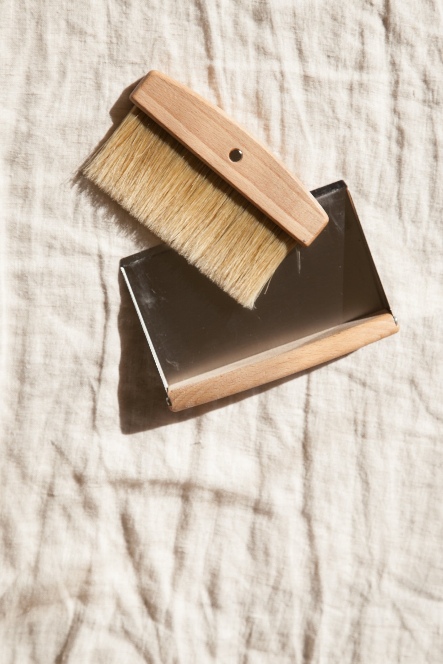 Magnetic Crumb Brush
