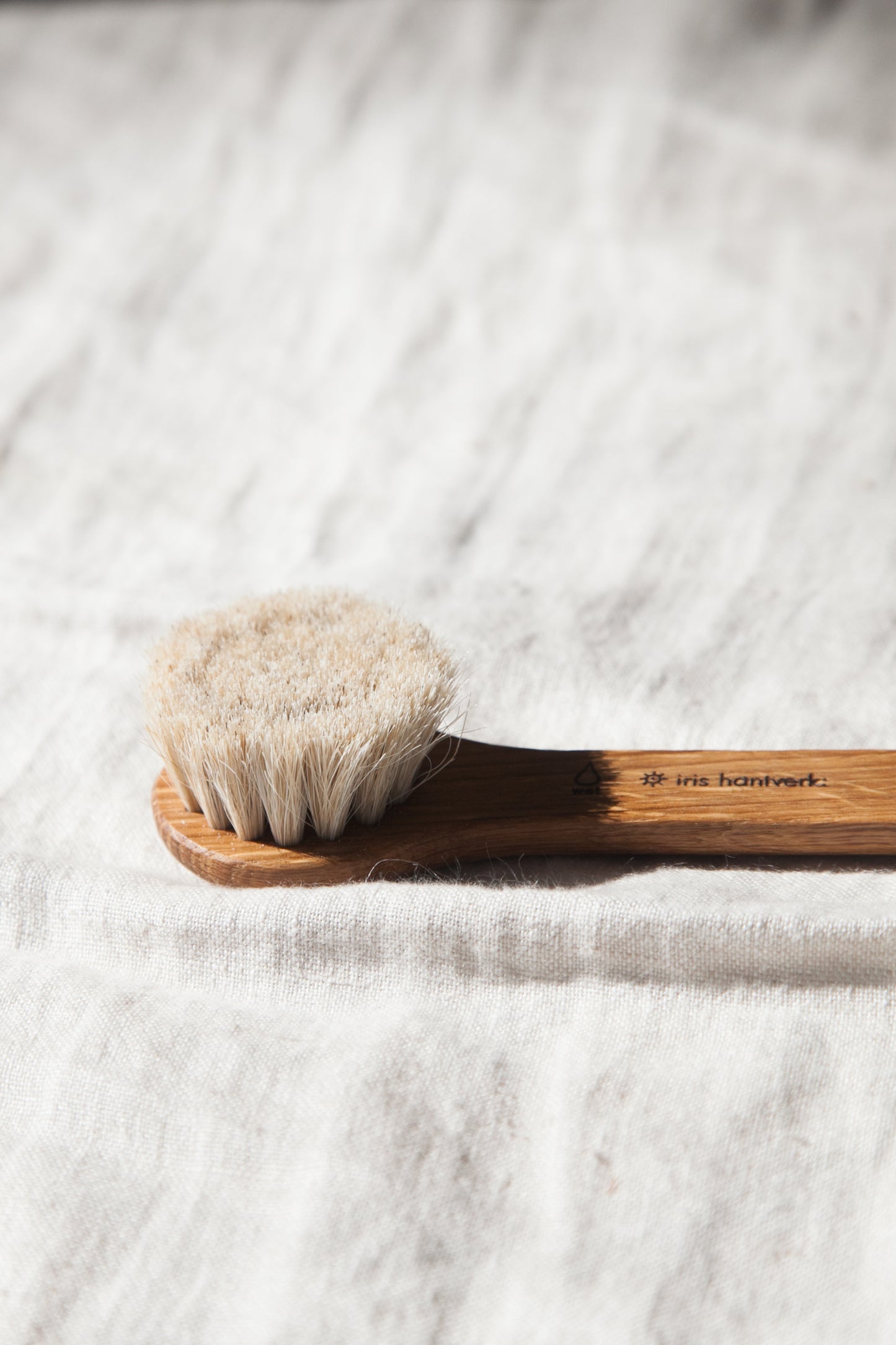 Oak Face Brush