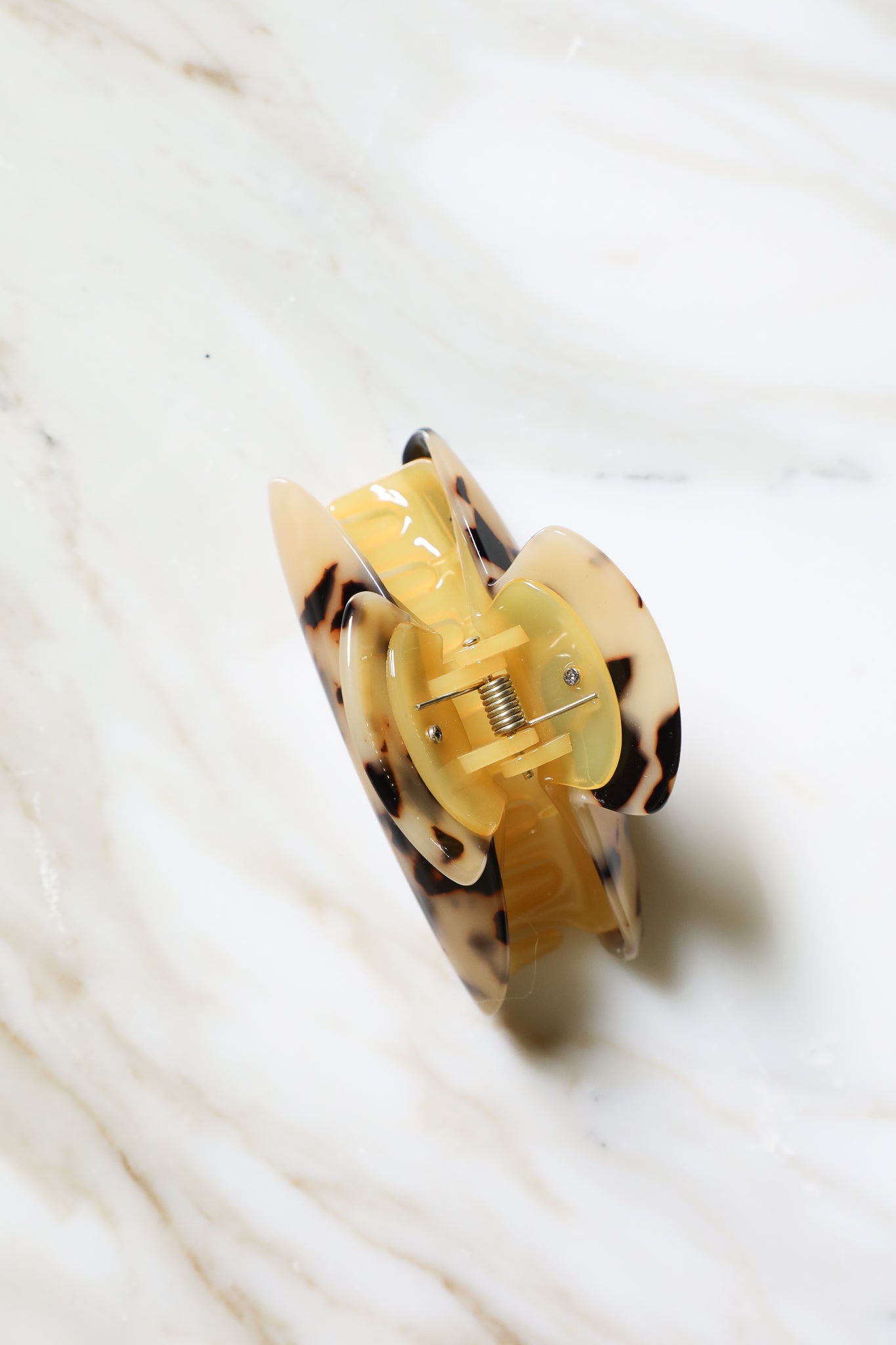 Blonde Tortoise Hair Clip